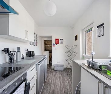 1 bedroom in a house share to rent - Photo 6