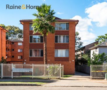 10/14 Forbes Street, Warwick Farm, NSW 2170 - Photo 3