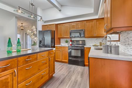 For Lease - 425 Canterbury Crescent, Oakville, Ontario - Photo 4