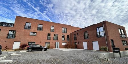 Appartement te huur in Heure-le-Romain voor € 1.100 met 2 slaapkamers - Photo 4