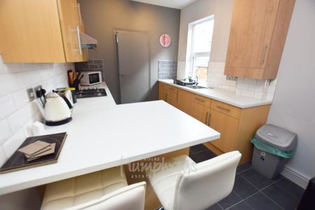 5 bedroom terraced house to rent - Photo 5