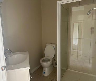 SIMPLE LIVING - UTILITIES INCLUDED - Photo 2