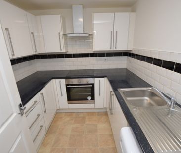 2 Bedroom FIrst Floor Flat - Photo 6
