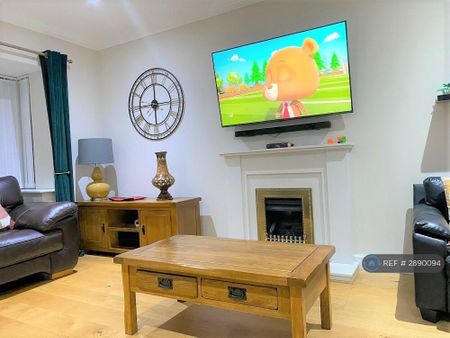 4 bedroom detached house to rent - Photo 5