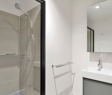 Sleek & Stylish 1-Bedroom Apartment in Prime Prahran Location - Photo 2