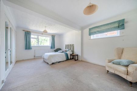 4 bedroom detached house to rent - Photo 5