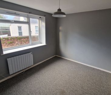 3 bed flat to rent in Belvedere Court, North Street - Photo 2