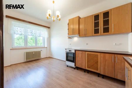 Jeden z největších 2+1 ve městě_pronájem 86 m - Photo 4