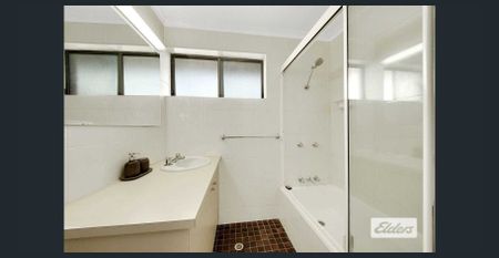 TWO WEEKS FREE RENT - 2 BEDROOM UNIT WITH PRIVATE BALCONY BOASTING OCEAN VIEWS - Photo 4