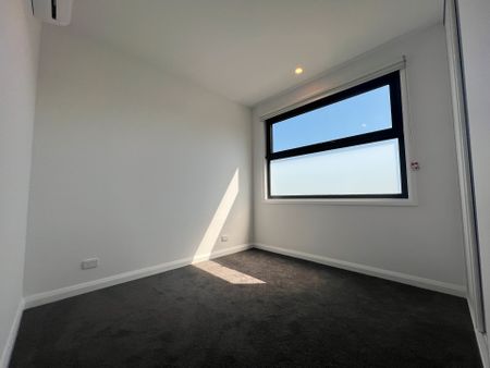 Brand-New Boutique Complex - 2 Bedroom Townhouse - Photo 5