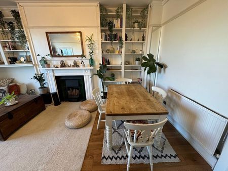 2 Bed Flat, Camden Road, NW1 - Photo 2