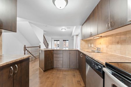 For Lease - 736B Chapman Mills Drive, Barrhaven, Ontario - Photo 3