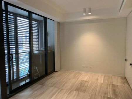 THE QUAY - 1 BEDROOM APARTMENT - Photo 3