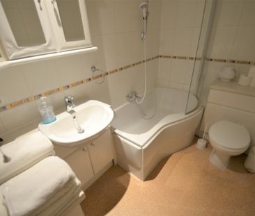 1 bedroom Apartment to rent - Photo 2