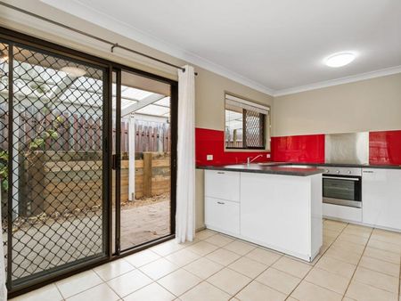 18 Willoughby Crescent, 4127, Springwood Qld - Photo 2