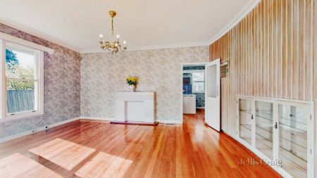 3 Bed, 1 Bath - Photo 2