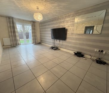 Violet Close, Northampton, Wootton - Photo 1