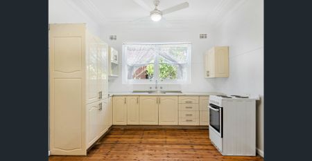 Inviting and Perfectly positioned home! - Photo 5