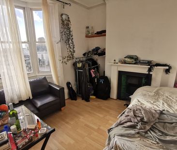 6 Bed Semi-Detached House, Ditchling Road, BN1 - Photo 3