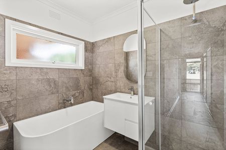 6/12 Ashby Grove, Eaglemont VIC 3084 - Photo 3