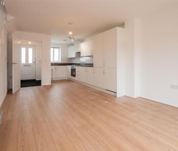 2 bedroom semi-detached house to rent - Photo 5