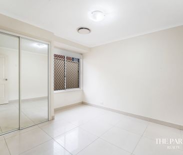 Charming Four Bedroom Home! - Photo 6