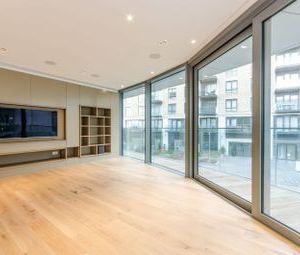 2 Bedrooms Flat to rent in Distillery Wharf, Fulham W6 | £ 800 - Photo 1