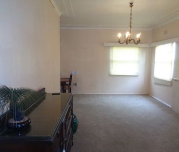 Freshly Painted Two Bedroom Family Home - Photo 3