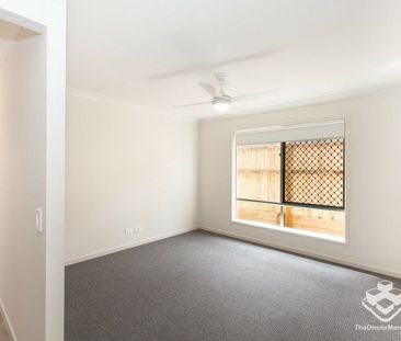 Spacious Family Home in Quiet Sanctuary Estate â Walk to Schools ... - Photo 5