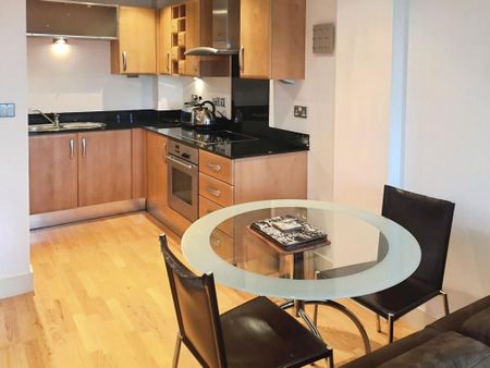 1 bedroom flat to rent - Photo 2