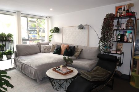 Spacious Two-Bedroom Apartment in Auckland CBD - Photo 3