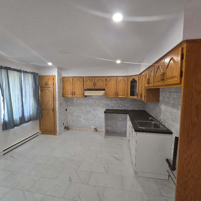 Grand 5½ à louer – Emplacement idéal près des autoroutes 25/40 et du métro Honoré-Beaugrand - Photo 1