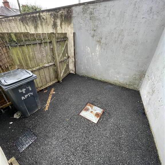 Flat 2, 49 Ballygomartin Road, Belfast, BT13 3LA - Photo 1