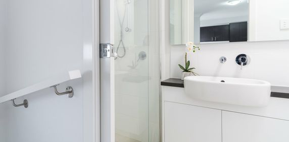 Studio with Water and Gas Included - Photo 2