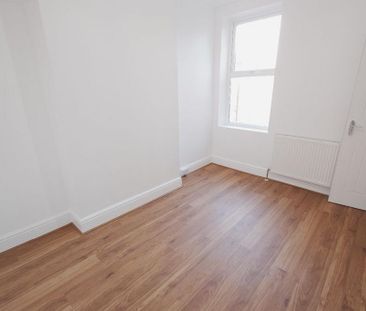 4 bedroom terraced house to rent - Photo 4