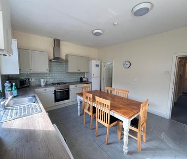 5 bedroom terraced house to rent - Photo 4
