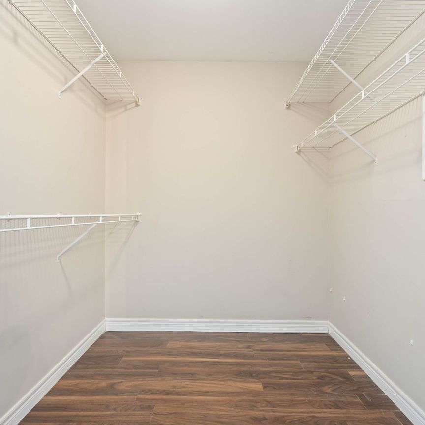 Spacious Modern Family Home in Brights Grove - Photo 1