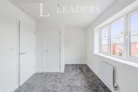 2 bedroom terraced house to rent - Photo 2