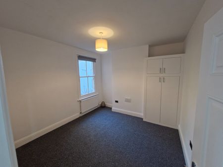 2 Bed Flat, Clarendon Road, SW19 - Photo 5