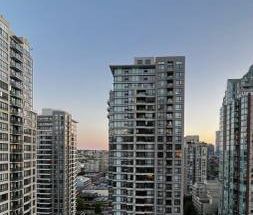 Furnished One Bedroom + large DEN (Yaletown) - Photo 1