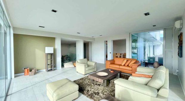 Snapper Rock Retreat with Private Pool - Photo 1