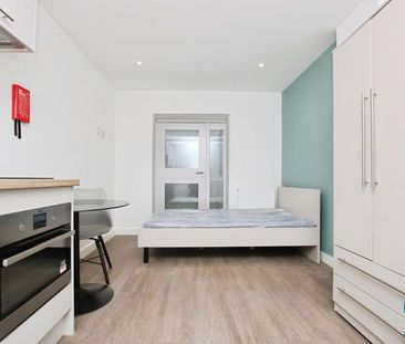 Studio to rent - Photo 3