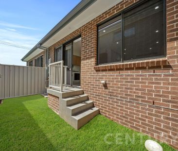 Beautiful Brand-New Terrace Home – Modern Living in Central Minto - Photo 5