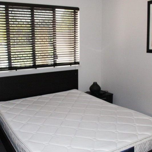 Fully furnished 1bed 1bath 1car, located at the entrance to UQ - Photo 1