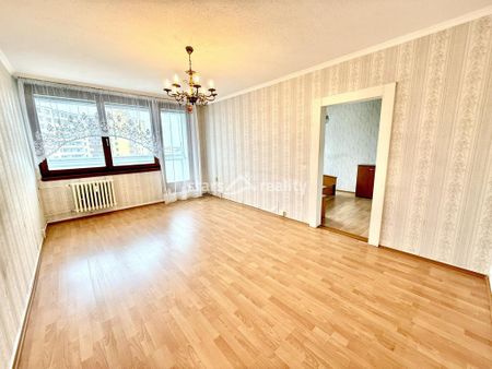 Pronájem bytu 3+1 80 m², Děčínská 466, Praha - Fotografie 2