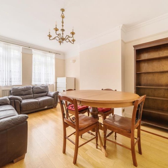 2 Bed Flat, Townshend Court, NW8 - Photo 1