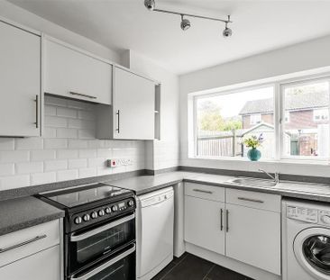 3 bedroom semi-detached house to rent - Photo 2
