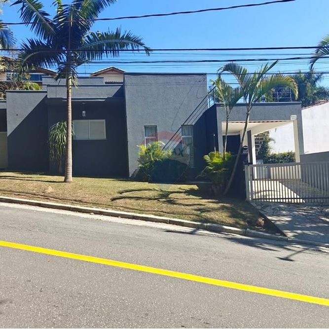 Casa Moderna com Piscina no Condomínio Aruã - Photo 1