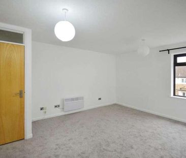 Woodley Court, Amersham, HP7 - Photo 2