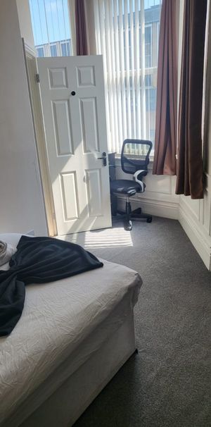 To Let : Albert Road , Middlesbrough ,TS1 2PP - Photo 1